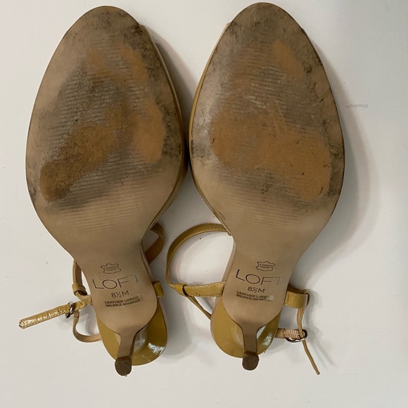 Loft T- Strap Beige patent sandals heels women’s size 8.5M - Picture 5 of 12